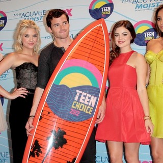 Troian Bellisario, Ashley Benson, Ian Harding, Lucy Hale, Shay Mitchell in The 2012 Teen Choice Awards - Press Room