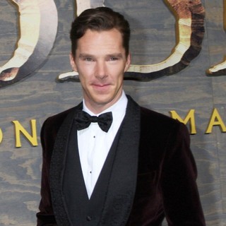 benedict cumberbatch desolation smaug hobbit premiere angeles los