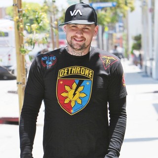 Benji Madden in Benji Madden Leaves Le Pain Quotidien with Friends After Having Lunch