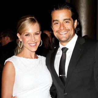 Julie Benz in The 2011 Women in Film Crystal - Lucy Award - Inside - benz-orosco-2011-women-in-film-crystal-inside-01