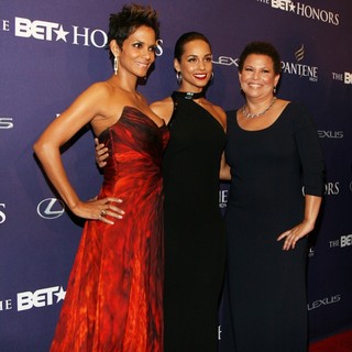 Halle Berry, Alicia Keys, Debra L. Lee in BET Honors 2013: Red Carpet Presented by Pantene - Arrivals