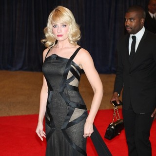 Beth Behrs in 2013 White House Correspondents' Association Dinner - Arrivals - beth-behrs-2013-white-house-correspondents-association-dinner-03