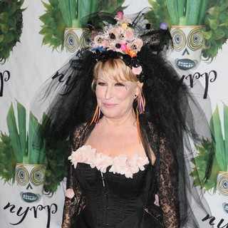 Bette Midler's Annual Hulaween Gala to Benefit The New York Restoration Project - Arrivals