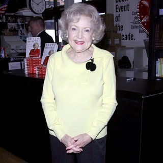 Betty White in Betty White Signs Copies of Book If You Ask Me (And of Course You Won't)