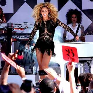 Beyonce Knowles in Burger King Presents The GMA Summer Concert Series