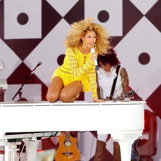 Beyonce Knowles in Burger King Presents The GMA Summer Concert Series