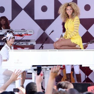 Beyonce Knowles in Burger King Presents The GMA Summer Concert Series