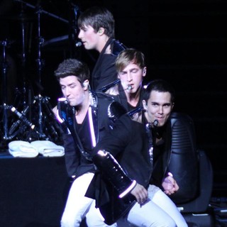 102.7 KIIS FM's Jingle Ball 2011 - Show
