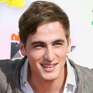 Kendall Schmidt, Big Time Rush in 2012 Kids' Choice Awards - Arrivals