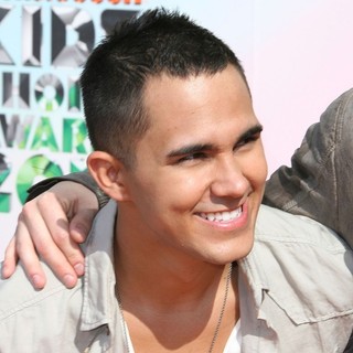 Carlos Pena Jr., Big Time Rush in 2012 Kids' Choice Awards - Arrivals