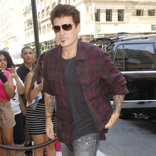 Billy Ray Cyrus in Billy Ray Cyrus Arrives at A New York Hotel