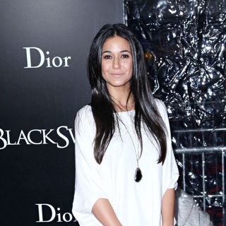 Emmanuelle Chriqui in New York Premiere of 'Black Swan' - Arrivals