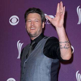 Blake Shelton in 2012 ACM Awards - Press Room