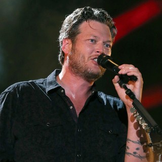 Blake Shelton in The 2013 CMA Music Festival - Day 2 - blake-shelton-2013-cma-music-festival-01