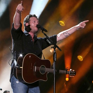 Blake Shelton in The 2013 CMA Music Festival - Day 2 - blake-shelton-2013-cma-music-festival-04