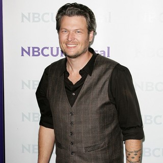 Blake Shelton in NBC Universal's Winter Tour Party - Arrivals