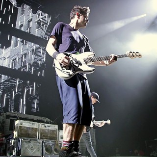 Blink-182 Performing Live - blink-182-performing-live-12