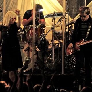 Blondie Performing Live - blondie-performing-live-01