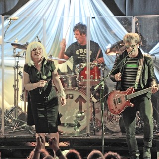 Blondie Performing Live - blondie-performing-live-04
