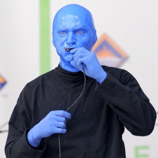 Blue Man Group in New York Celebrates Earth Day's 40th Anniversary - blue-man-group-earth-day-s-40th-anniversary-02