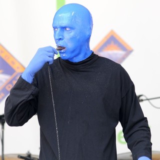 Blue Man Group in New York Celebrates Earth Day's 40th Anniversary - blue-man-group-earth-day-s-40th-anniversary-04