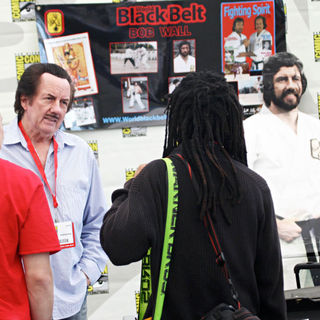 Bob Wall in Signs Autographs For Fans at Comic Con