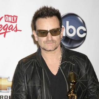 Bono in The 2011 Billboard Music Awards - Press Room - bono-2011-billboard-music-awards-01