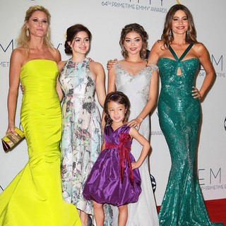 Julie Bowen, Ariel Winter, Aubrey Anderson-Emmons, Sarah Hyland, Sofia Vergara in 64th Annual Primetime Emmy Awards - Press Room