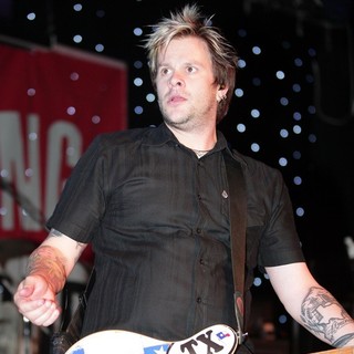 Jaret Reddick, Bowling For Soup in Bowling For Soup Perform Live for The Fifth Anniversary Celebration