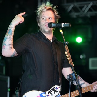 Jaret Reddick, Bowling For Soup in Bowling For Soup Perform Live for The Fifth Anniversary Celebration