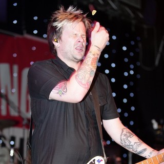 Jaret Reddick, Bowling For Soup in Bowling For Soup Perform Live for The Fifth Anniversary Celebration