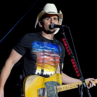 Brad Paisley in Brad Paisley Performing