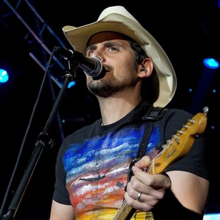 Brad Paisley in Brad Paisley Performing