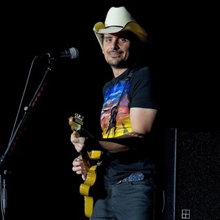 Brad Paisley Performing - brad-paisley-performing-08