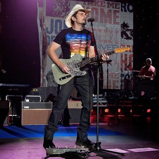 Brad Paisley Performing - brad-paisley-performing-09