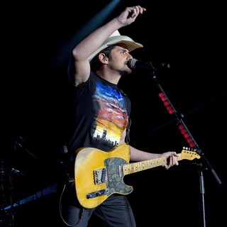 Brad Paisley Performing - brad-paisley-performing-19