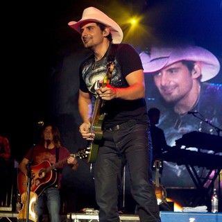 Brad Paisley in Brad Paisley Performs Live