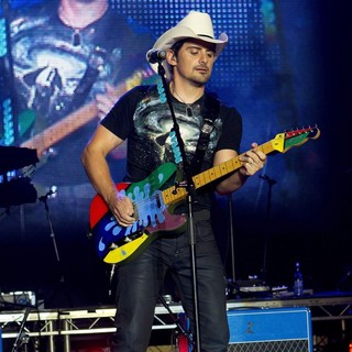 Brad Paisley in Brad Paisley Performs Live