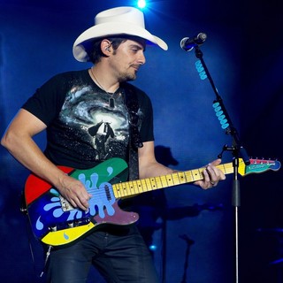 Brad Paisley in Brad Paisley Performs Live