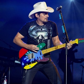 Brad Paisley in Brad Paisley Performs Live