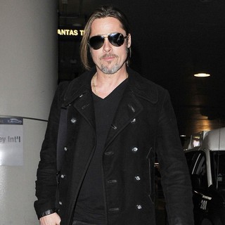 Brad Pitt Arriving at LAX After Flying in from London