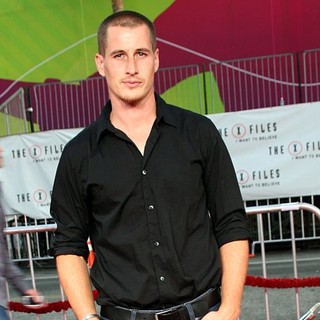 Brendan Fehr in World Premiere of The X-Files: I Want to Believe - brendan-fehr-premiere-the-x-files-i-want-to-believe-04