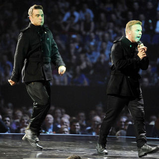 Robbie Williams, Gary Barlow in The BRIT Awards 2011 - Inside