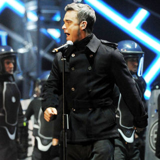 Robbie Williams in The BRIT Awards 2011 - Inside