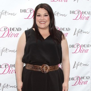 Brooke Elliott in Drop Dead Diva Celebrates 2nd Season with DVD Signing