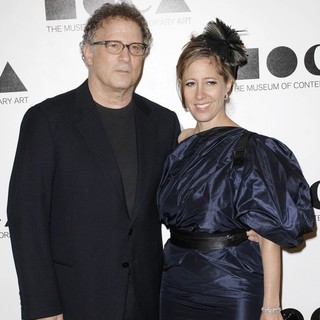 Albert Brooks in 2011 MOCA Gala: An Artist's Life Manifesto - Arrivals - brooks-2011-moca-gala-02