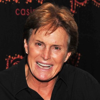 Bruce Jenner Meets and Greets Fans at Olympian Weekend - bruce-jenner-meets-and-greets-fans-01