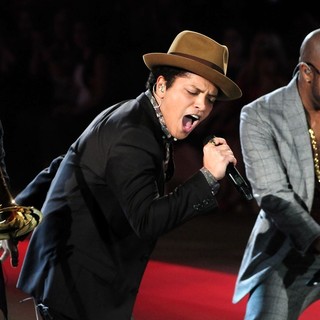 Bruno Mars in The 2012 Victoria's Secret Fashion Show - Inside
