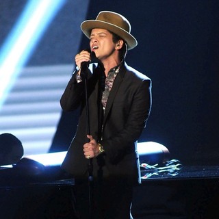 Bruno Mars in The 2012 Victoria's Secret Fashion Show - Inside