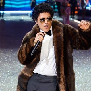 2016 Victoria's Secret Fashion Show - Show